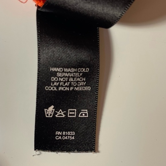 KENNETH Cole Bold Orange Faux Wrap Tank Top Medium Stretchy Flattering Travel - Picture 8 of 12